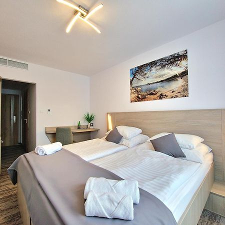 Hotel Crystal Košice Exteriör bild