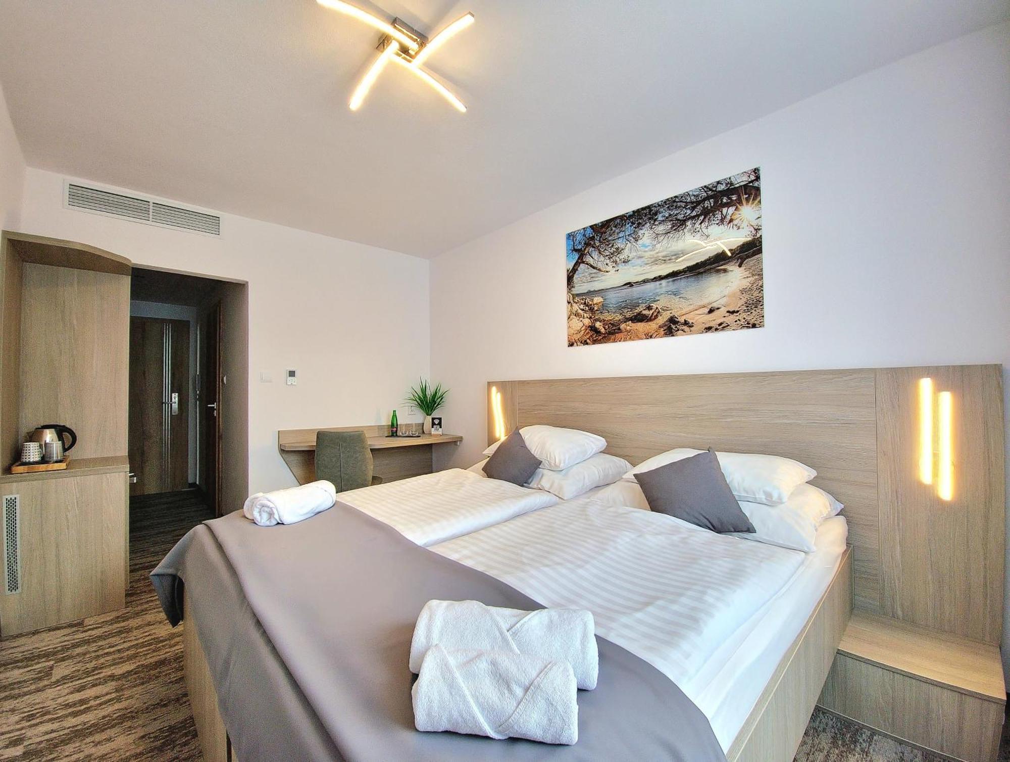 Hotel Crystal Košice Exteriör bild
