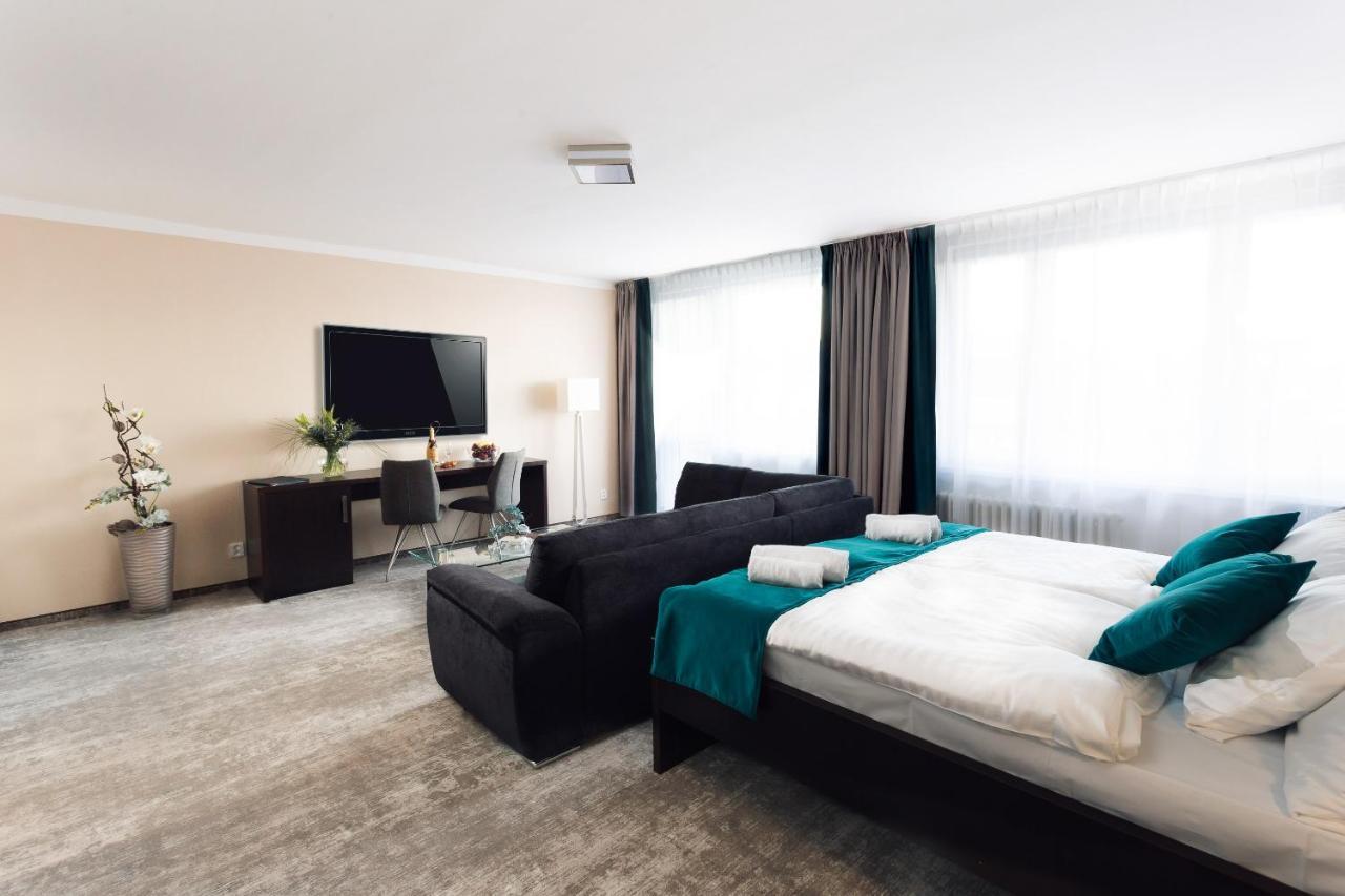 Hotel Crystal Košice Exteriör bild