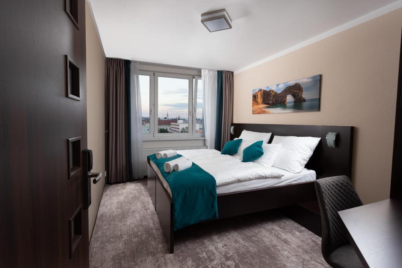 Hotel Crystal Košice Exteriör bild